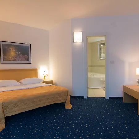 Blue Star Hotel