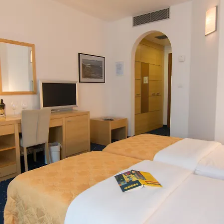 Blue Star Hotel
